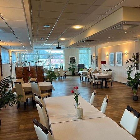 Hotel Pik ミコウフ エクステリア 写真