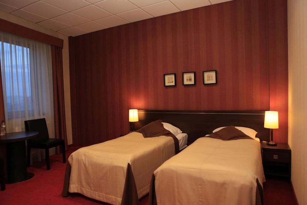 Hotel Pik ミコウフ エクステリア 写真
